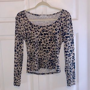 Leopard 🐆 cheetah print boutique 💞 long sleeve shirt, slightly cropped